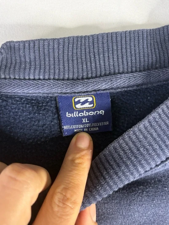 Vintage Women’s Billabong y2K Sweatshirt | 39.99 - Picture 7 of 8